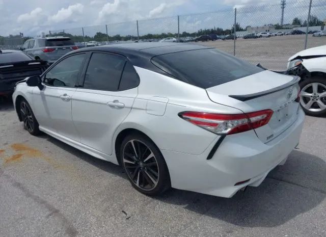 Photo 2 VIN: 4T1B61HKXJU127301 - TOYOTA CAMRY 