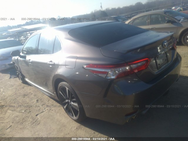 Photo 2 VIN: 4T1B61HKXJU143319 - TOYOTA CAMRY 