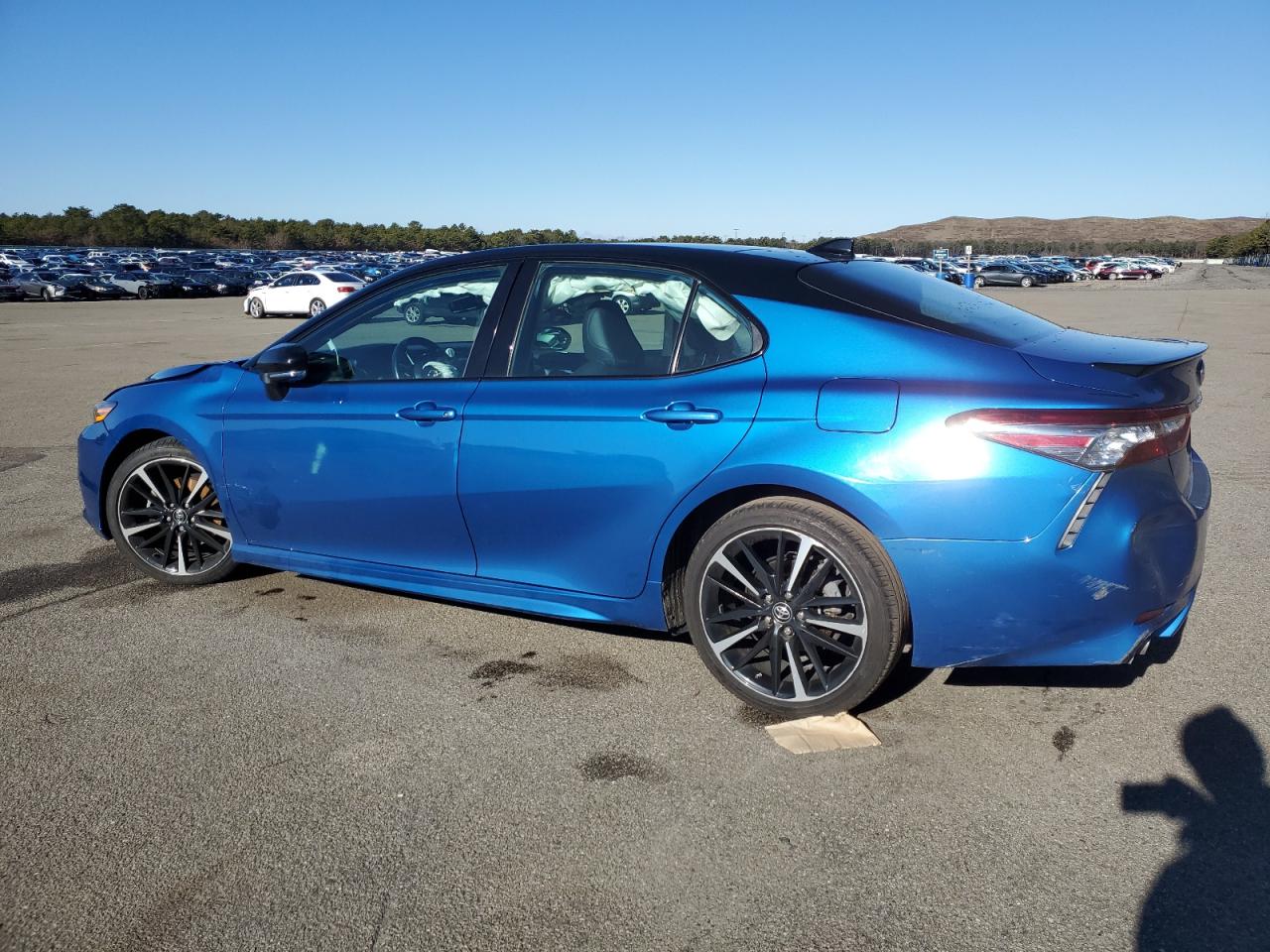 Photo 1 VIN: 4T1B61HKXKU182851 - TOYOTA CAMRY 