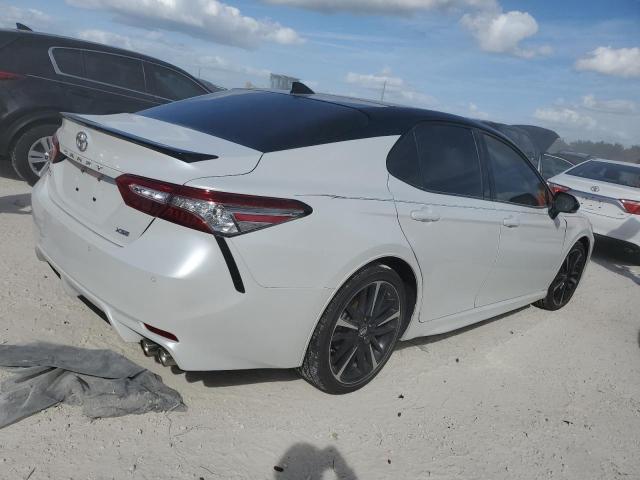 Photo 2 VIN: 4T1B61HKXKU268435 - TOYOTA CAMRY XSE 