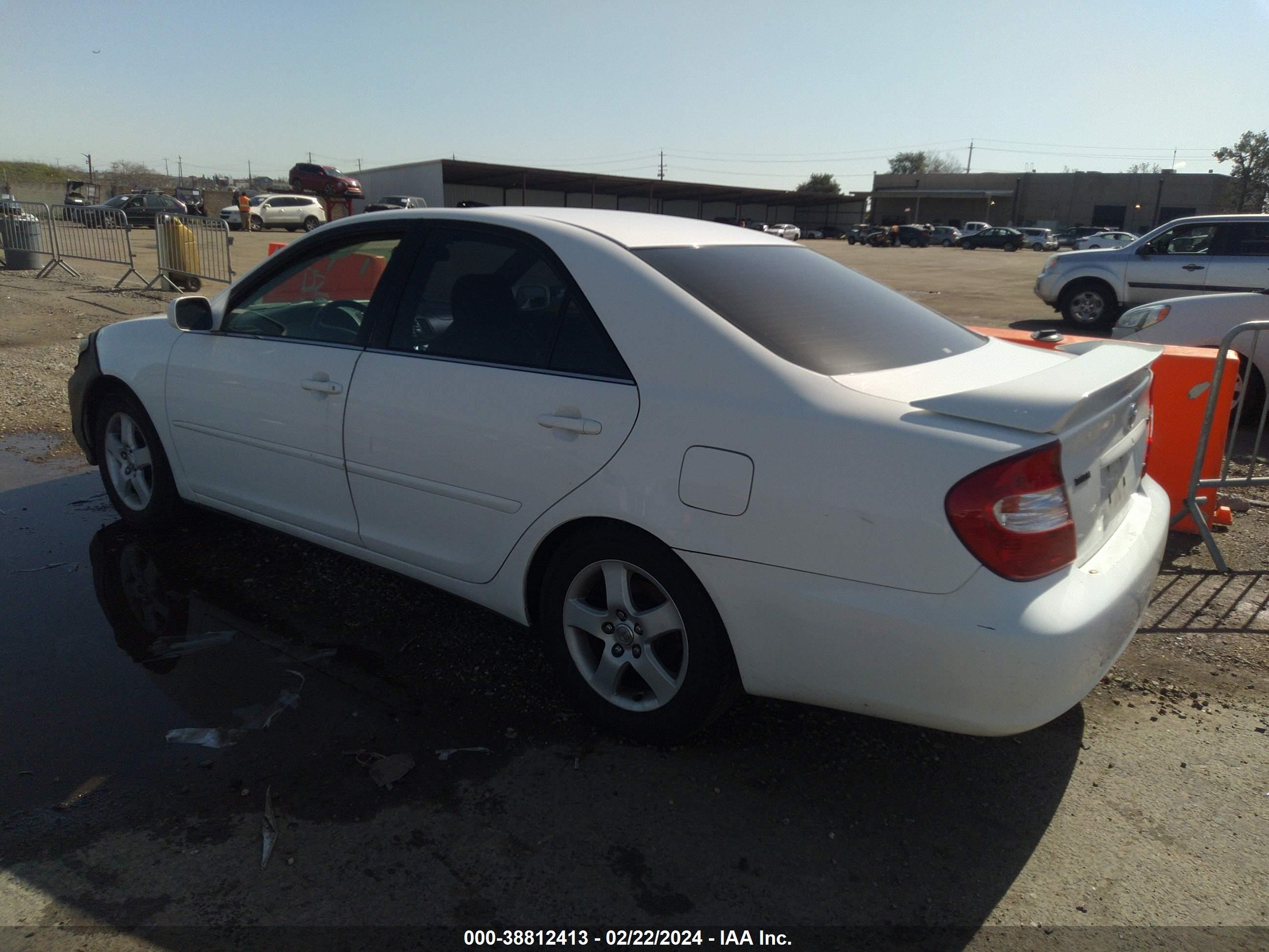 Photo 2 VIN: 4T1BA32K74U500768 - TOYOTA CAMRY 