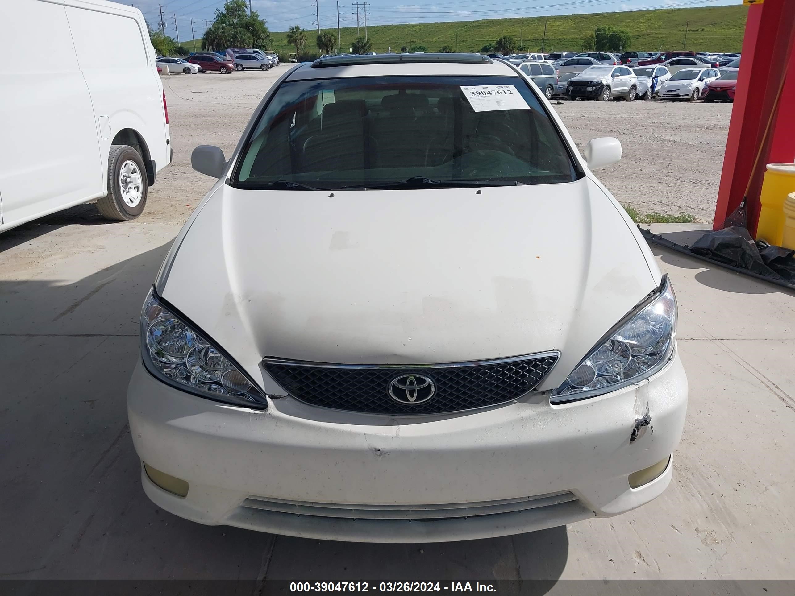 Photo 11 VIN: 4T1BA32K75U074825 - TOYOTA CAMRY 