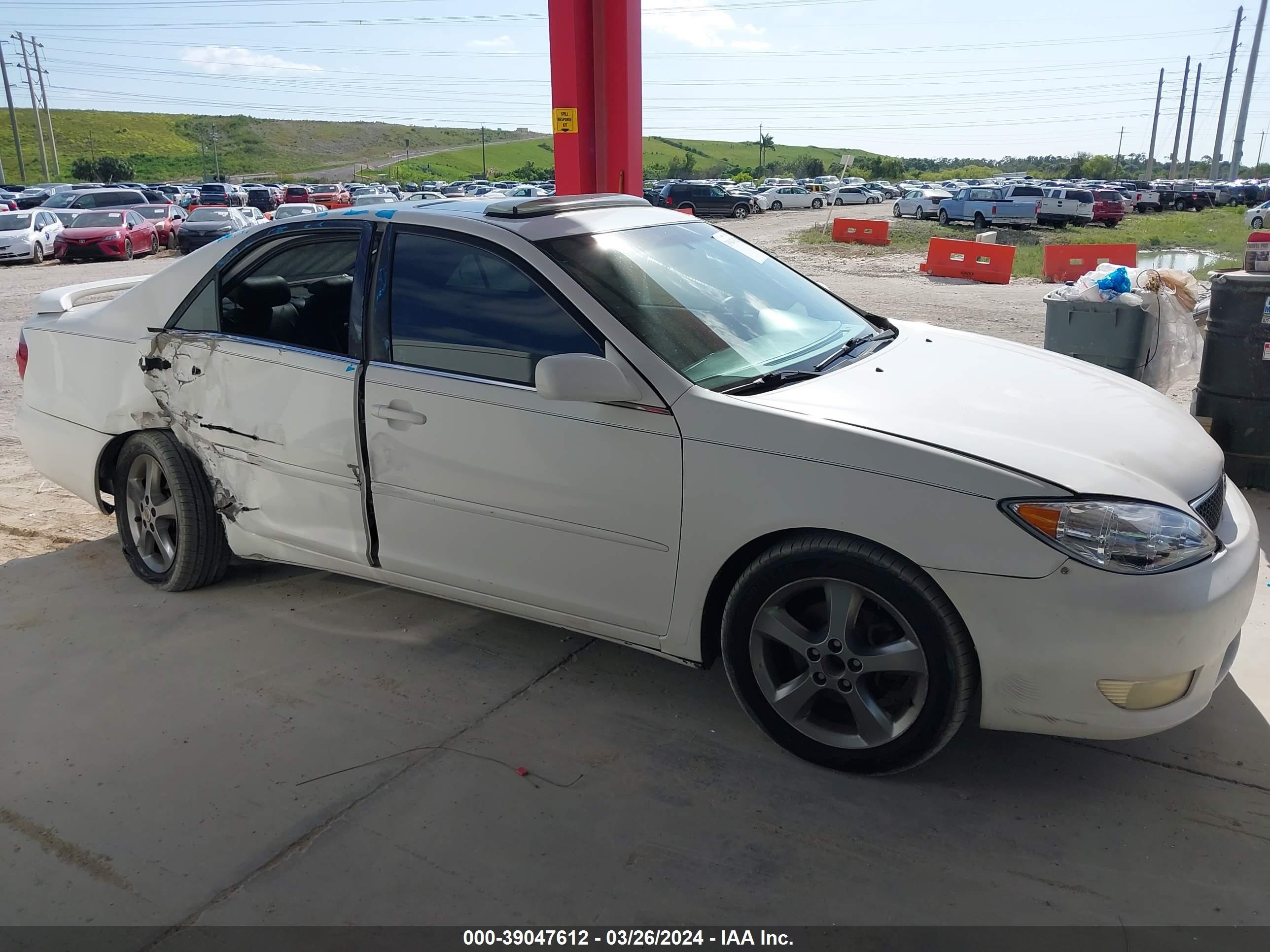 Photo 12 VIN: 4T1BA32K75U074825 - TOYOTA CAMRY 