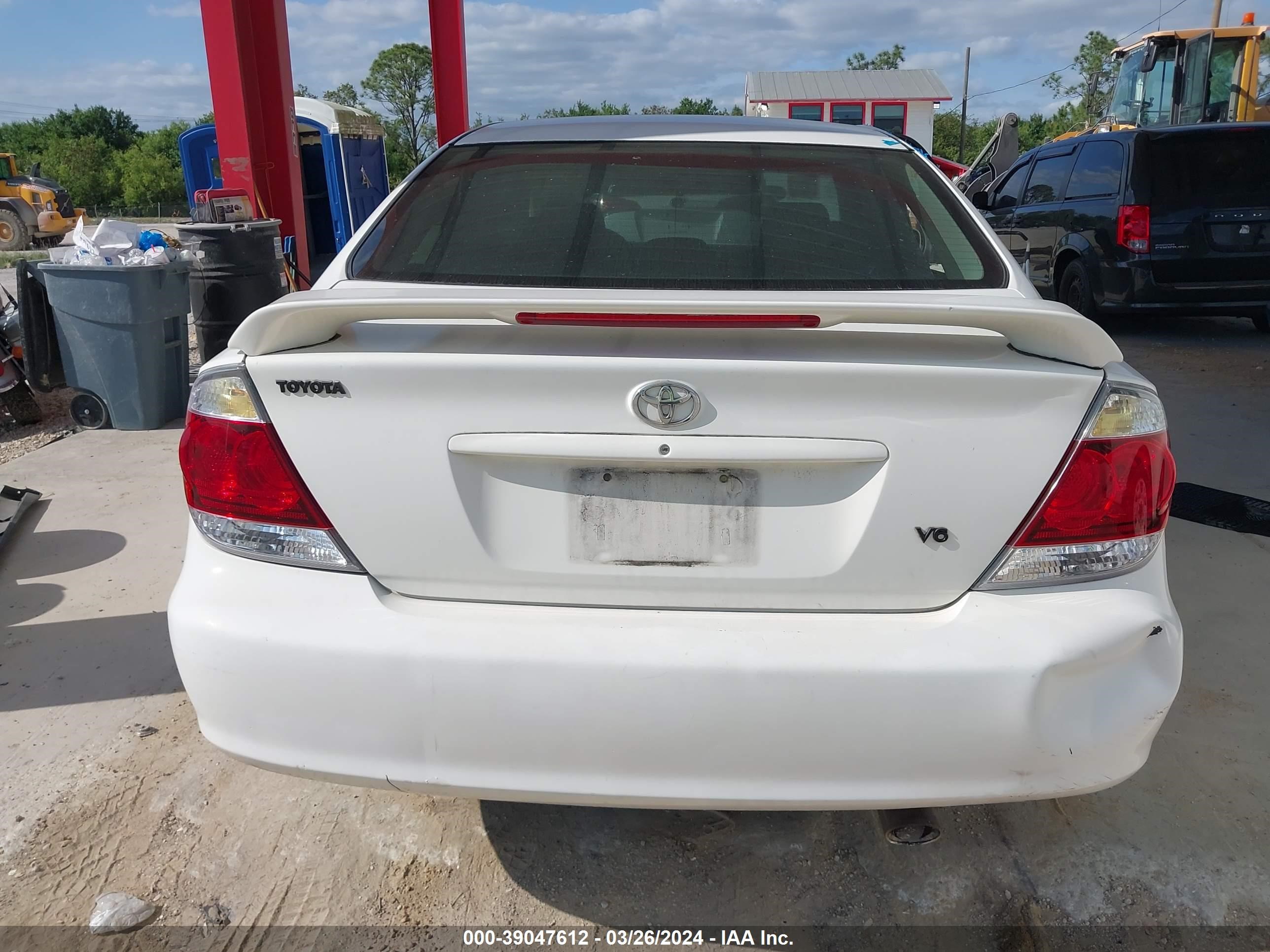 Photo 15 VIN: 4T1BA32K75U074825 - TOYOTA CAMRY 