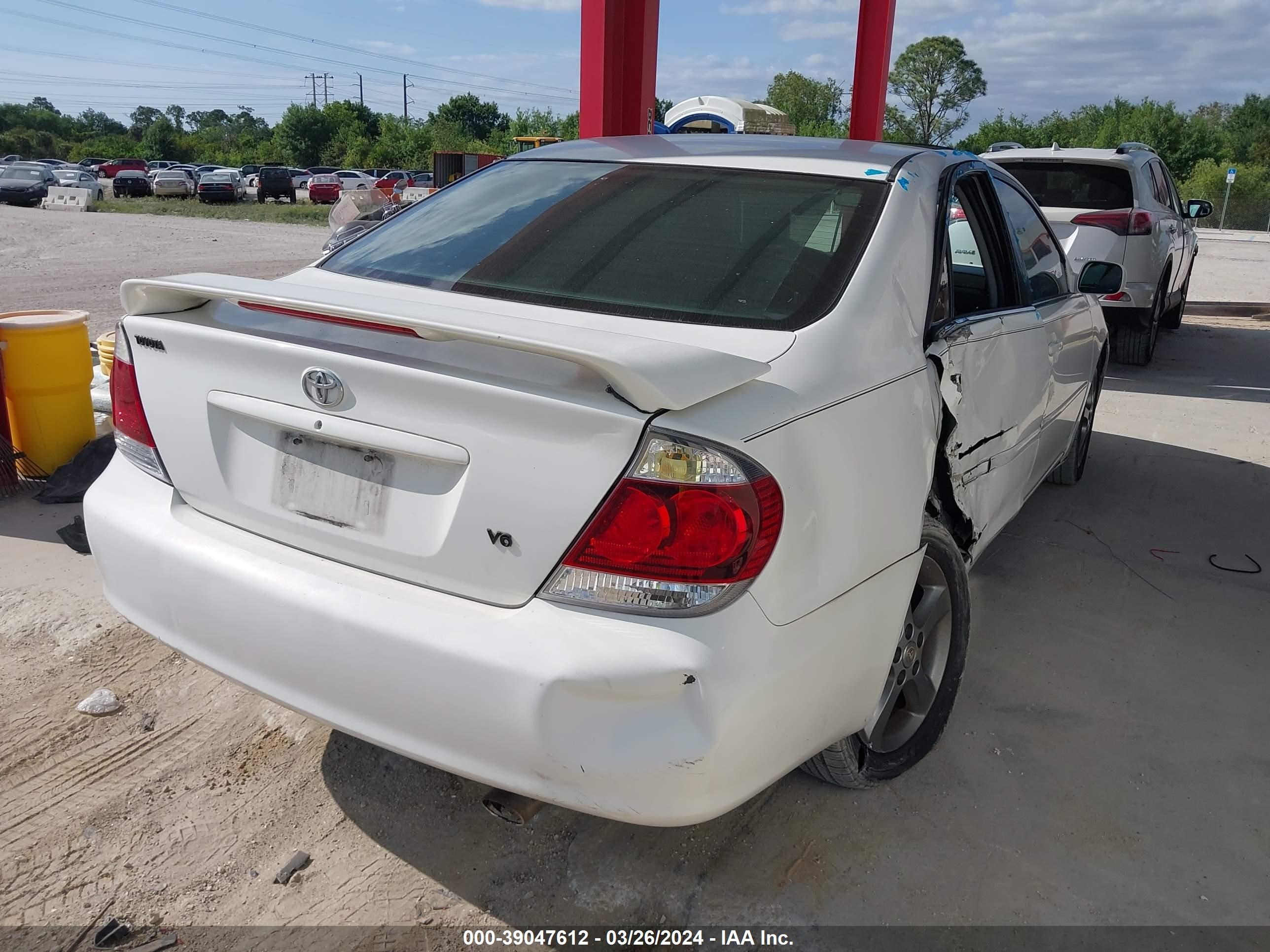 Photo 3 VIN: 4T1BA32K75U074825 - TOYOTA CAMRY 