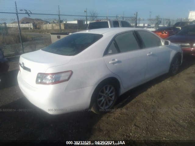 Photo 3 VIN: 4T1BB3EK0AU117632 - TOYOTA CAMRY HYBRID 