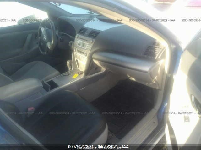 Photo 4 VIN: 4T1BB3EK0AU117632 - TOYOTA CAMRY HYBRID 