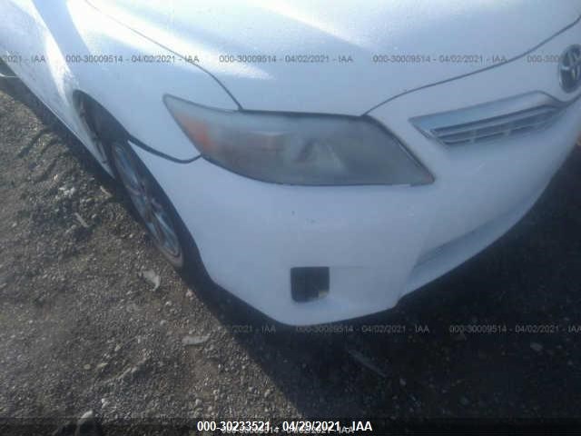 Photo 5 VIN: 4T1BB3EK0AU117632 - TOYOTA CAMRY HYBRID 