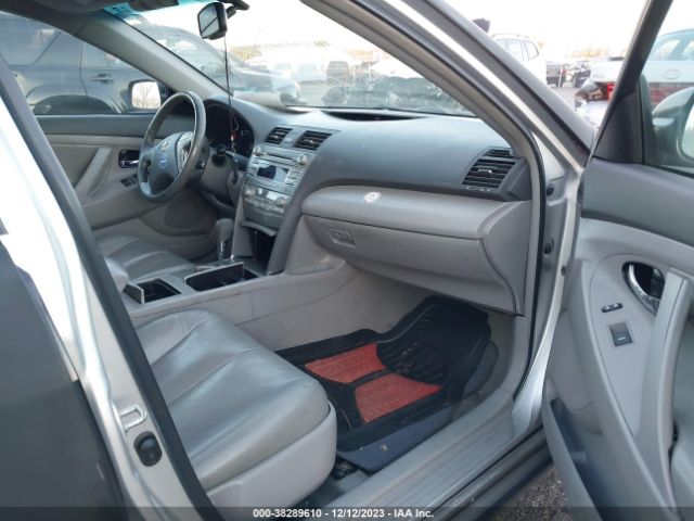 Photo 4 VIN: 4T1BB3EK0AU120918 - TOYOTA CAMRY HYBRID 