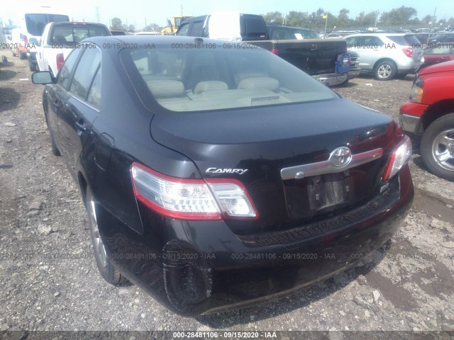 Photo 2 VIN: 4T1BB3EK0AU122958 - TOYOTA CAMRY HYBRID 