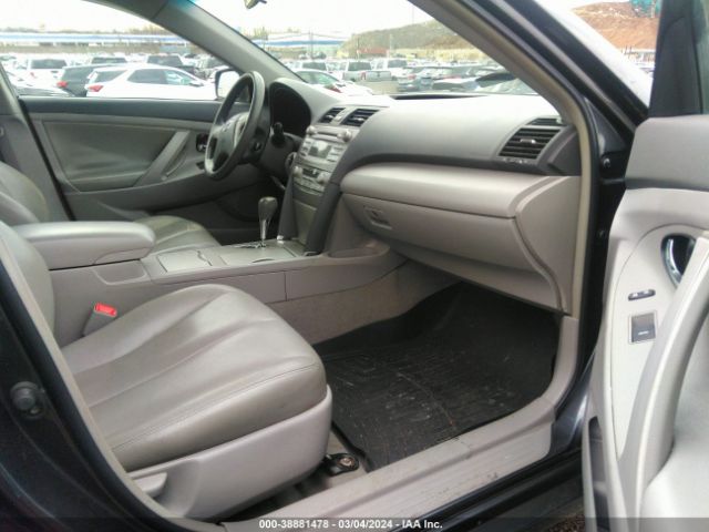 Photo 4 VIN: 4T1BB3EK0BU142399 - TOYOTA CAMRY HYBRID 