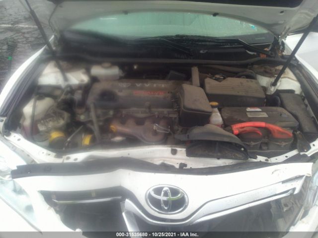 Photo 9 VIN: 4T1BB3EK1AU125299 - TOYOTA CAMRY HYBRID 