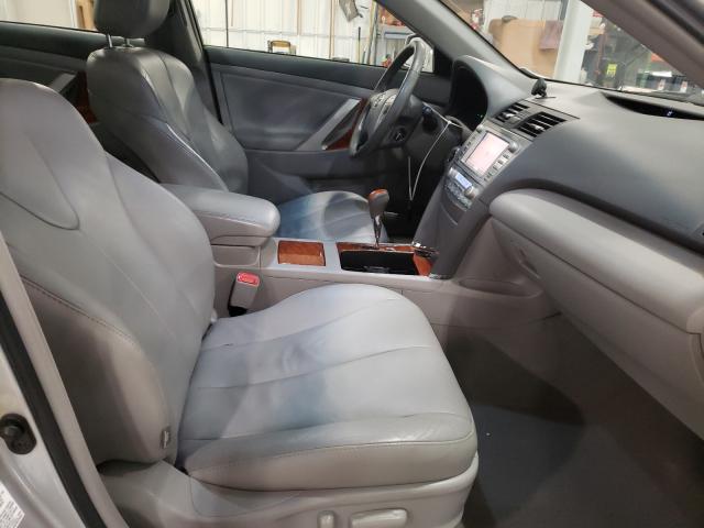 Photo 4 VIN: 4T1BB3EK1BU142945 - TOYOTA CAMRY HYBRID 