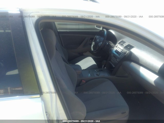 Photo 4 VIN: 4T1BB3EK2AU114702 - TOYOTA CAMRY HYBRID 