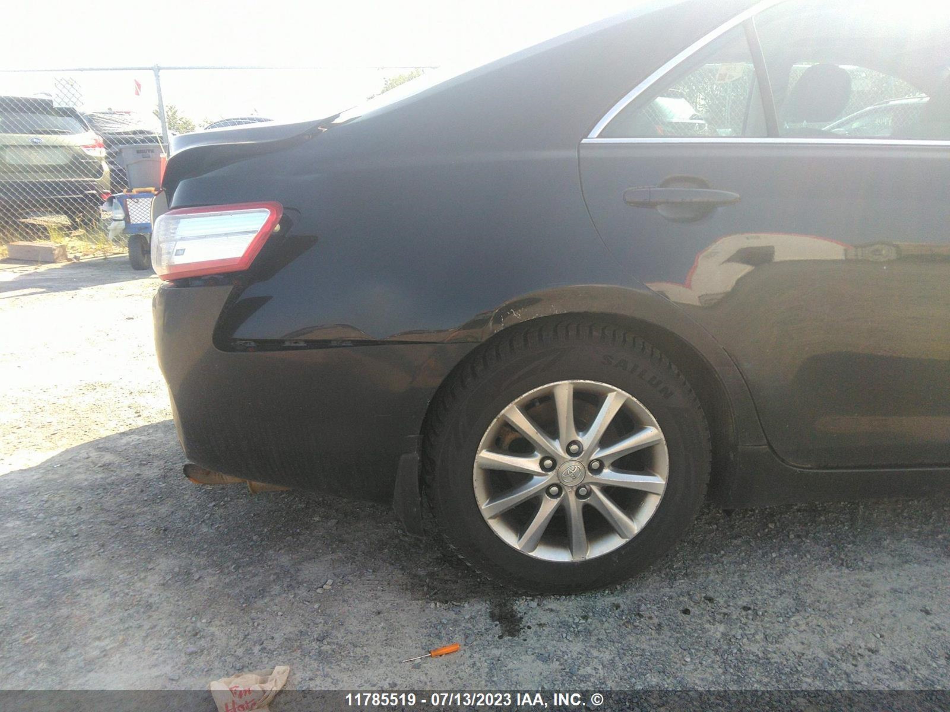 Photo 11 VIN: 4T1BB3EK2BU129752 - TOYOTA CAMRY 