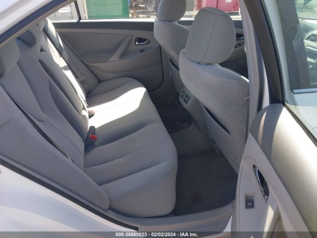 Photo 7 VIN: 4T1BB3EK2BU139388 - TOYOTA CAMRY HYBRID 