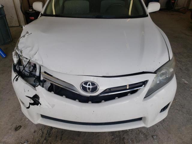 Photo 10 VIN: 4T1BB3EK2BU141612 - TOYOTA CAMRY HYBR 