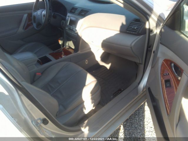 Photo 4 VIN: 4T1BB3EK3AU115793 - TOYOTA CAMRY HYBRID 