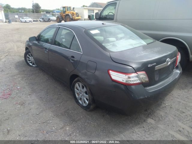 Photo 2 VIN: 4T1BB3EK3AU118001 - TOYOTA CAMRY HYBRID 