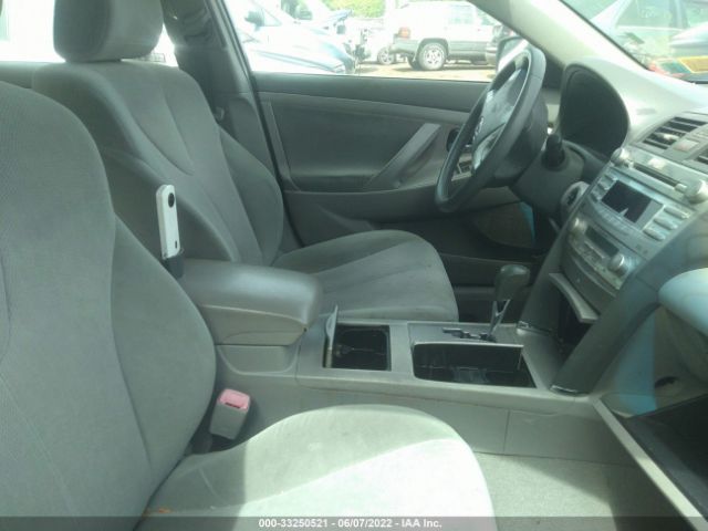 Photo 4 VIN: 4T1BB3EK3AU118001 - TOYOTA CAMRY HYBRID 