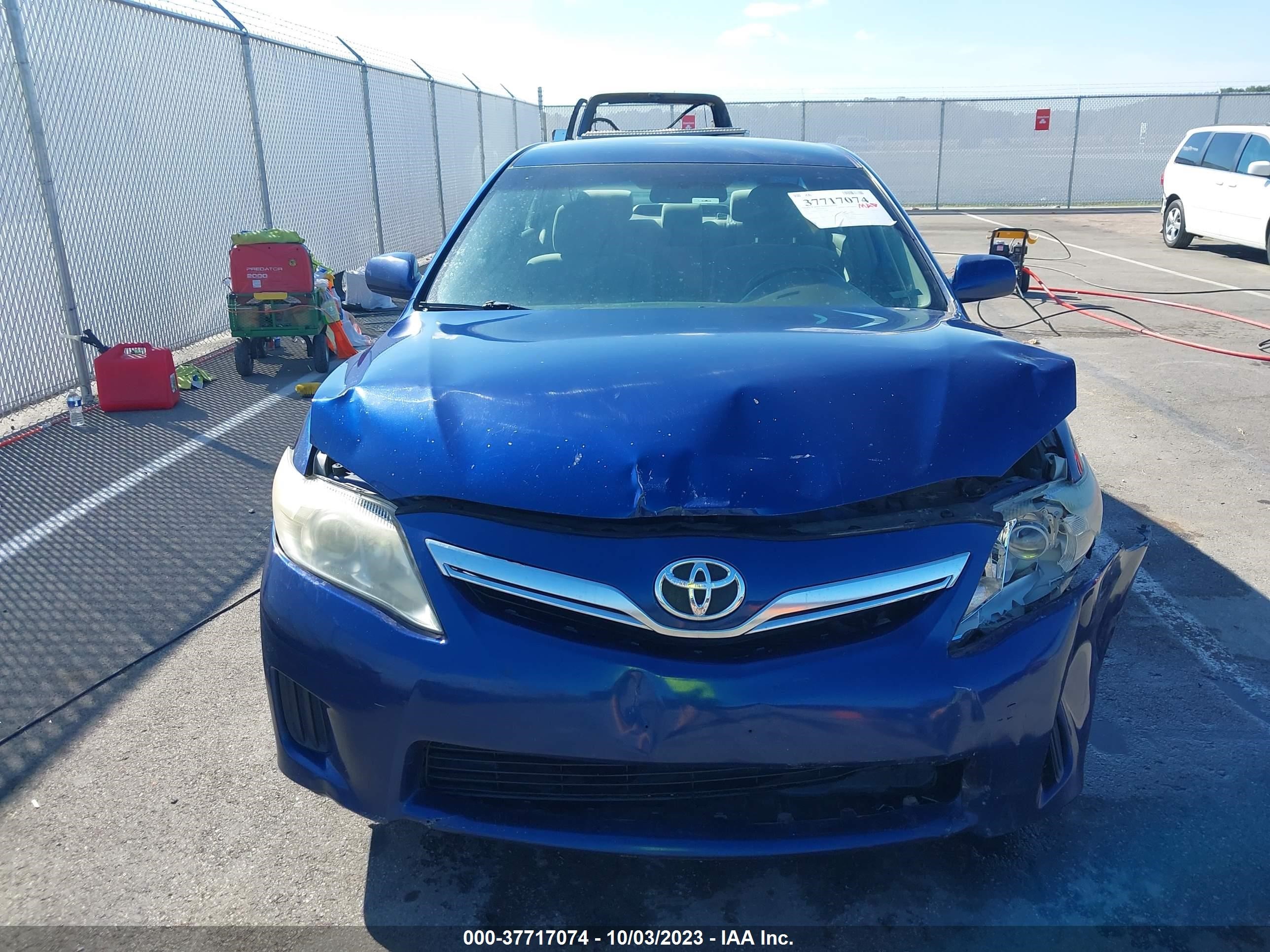 Photo 11 VIN: 4T1BB3EK4AU117682 - TOYOTA CAMRY 