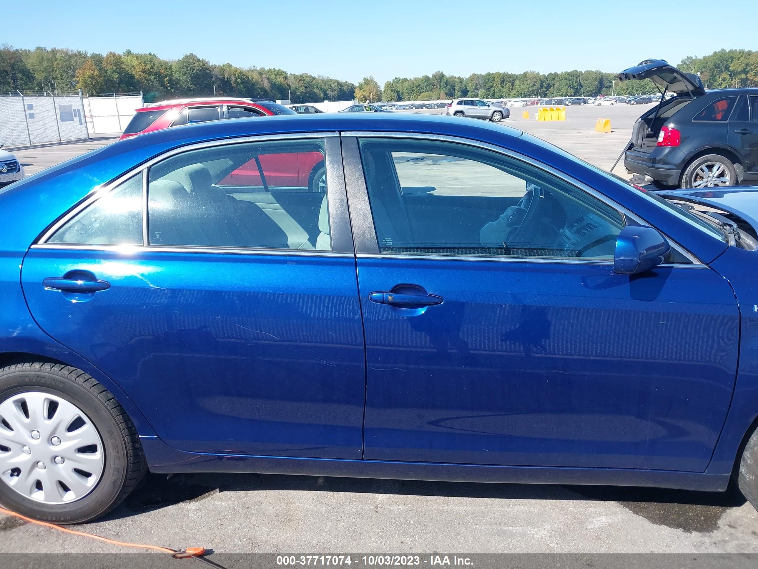 Photo 12 VIN: 4T1BB3EK4AU117682 - TOYOTA CAMRY 