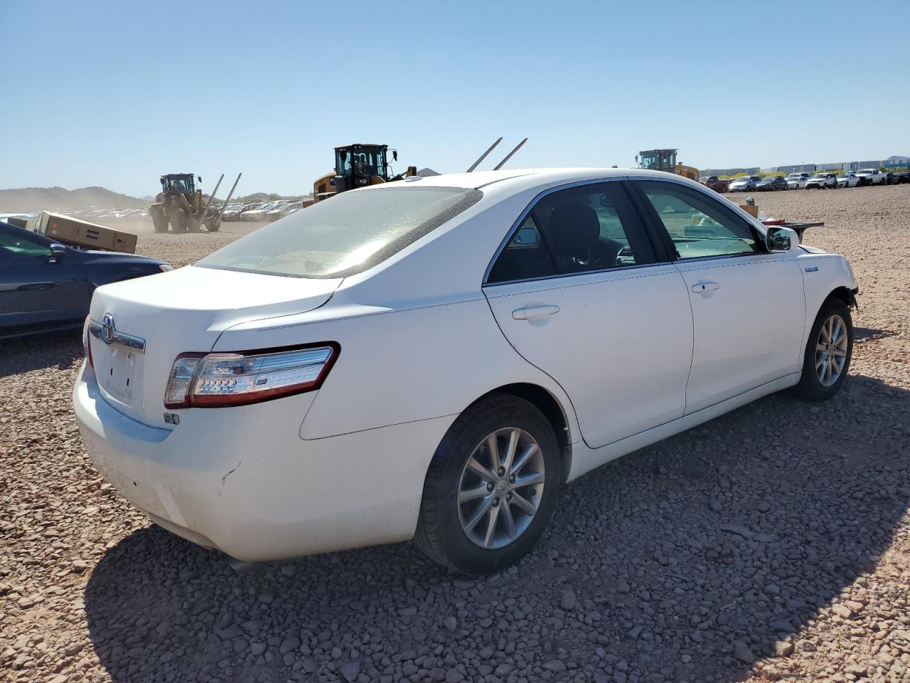 Photo 2 VIN: 4T1BB3EK4BU129641 - TOYOTA CAMRY 