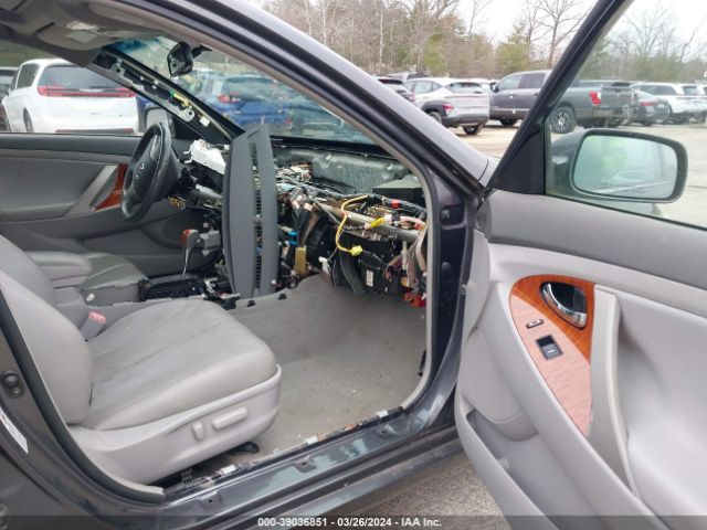 Photo 4 VIN: 4T1BB3EK4BU134631 - TOYOTA CAMRY HYBRID 