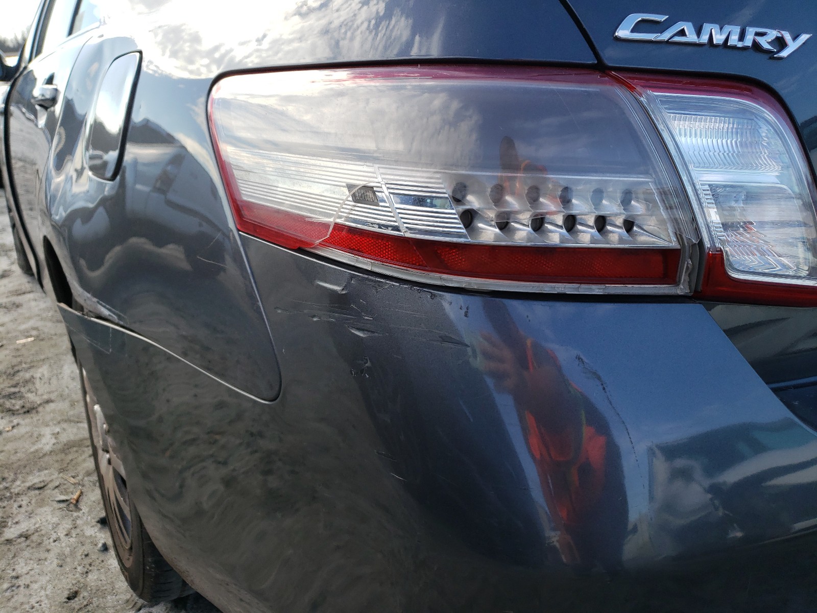 Photo 8 VIN: 4T1BB3EK5AU118811 - TOYOTA CAMRY HYBR 