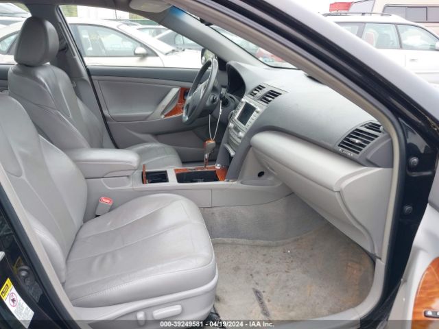 Photo 4 VIN: 4T1BB3EK6AU114122 - TOYOTA CAMRY HYBRID 