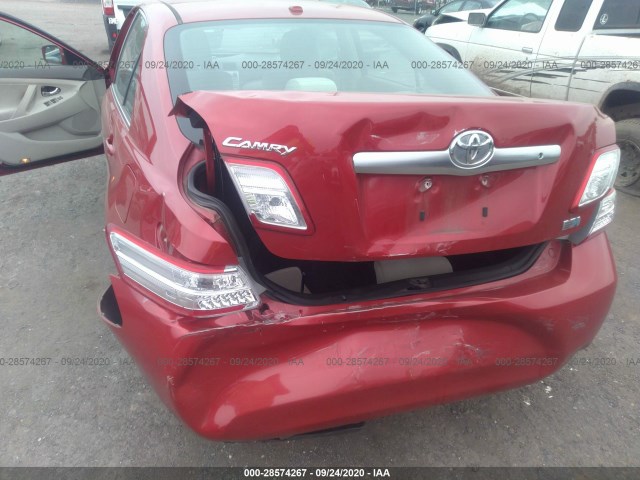 Photo 5 VIN: 4T1BB3EK6AU115903 - TOYOTA CAMRY HYBRID 