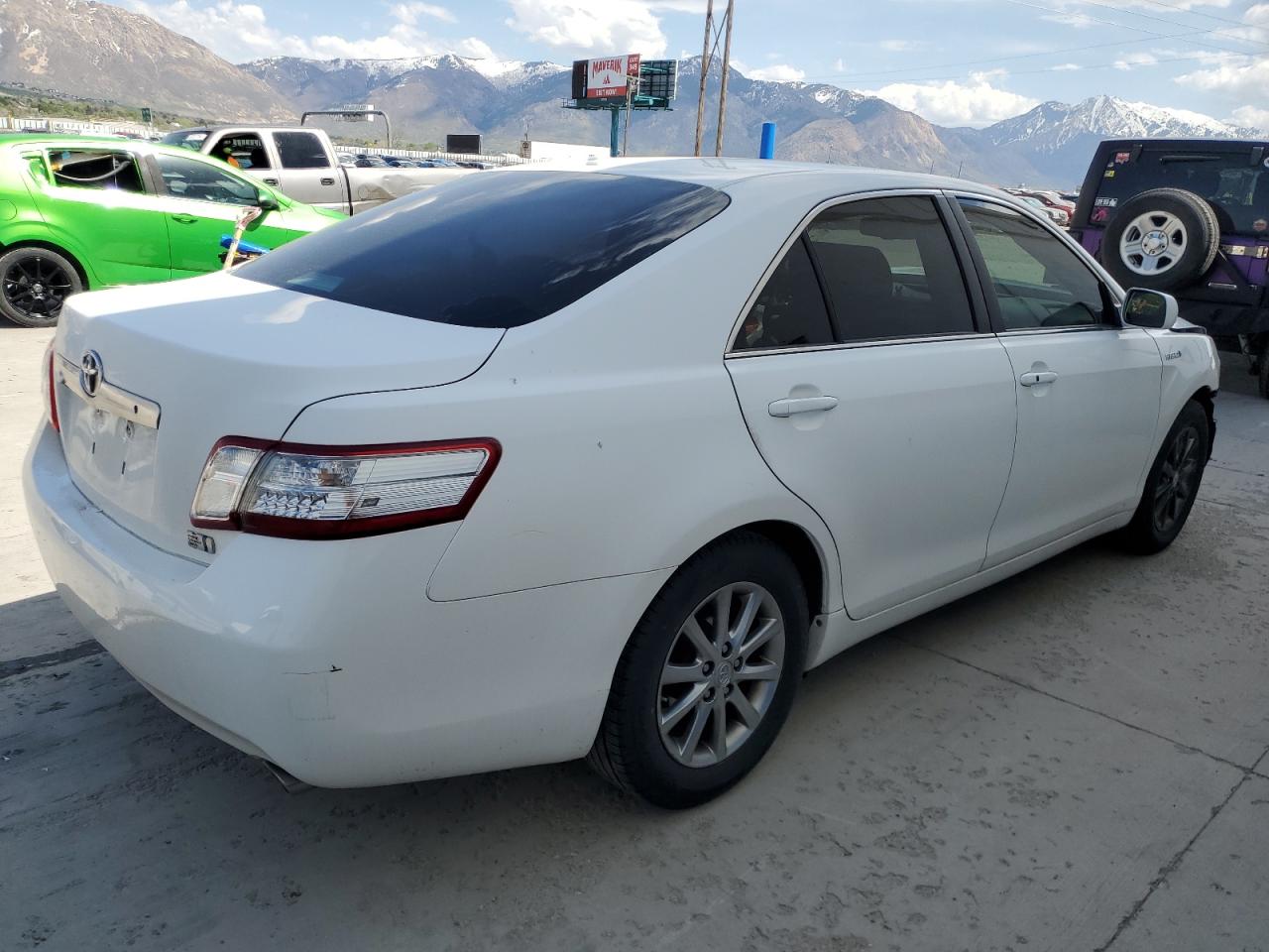 Photo 2 VIN: 4T1BB3EK6BU143282 - TOYOTA CAMRY 