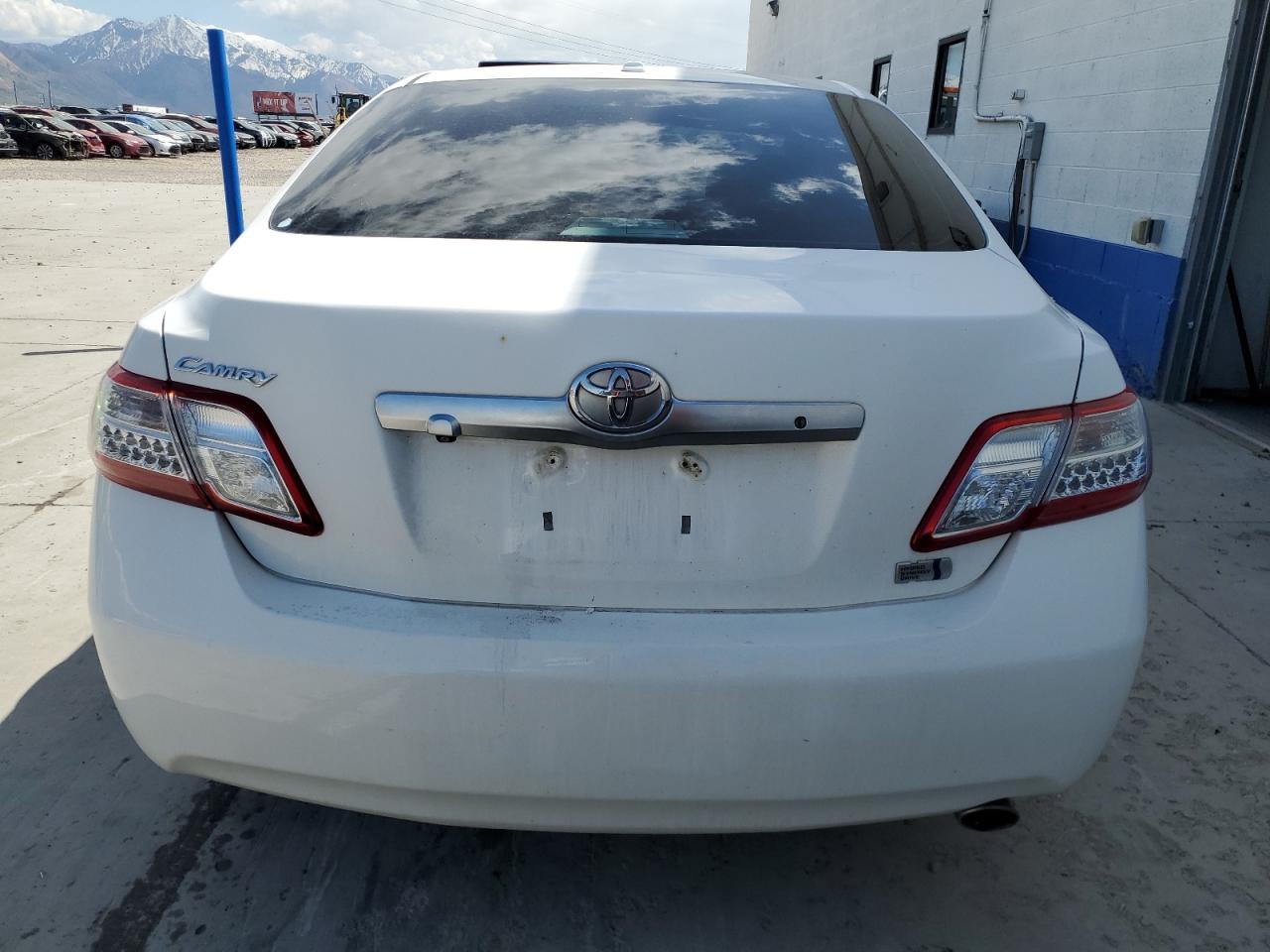 Photo 5 VIN: 4T1BB3EK6BU143282 - TOYOTA CAMRY 