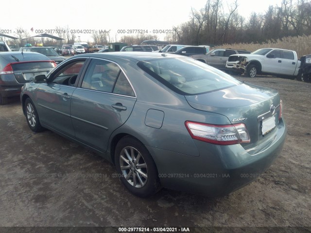 Photo 2 VIN: 4T1BB3EK7AU121015 - TOYOTA CAMRY HYBRID 