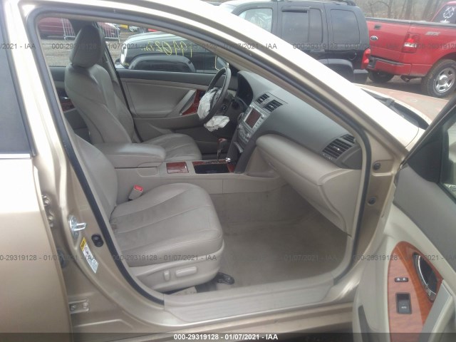 Photo 4 VIN: 4T1BB3EK7BU134848 - TOYOTA CAMRY HYBRID 