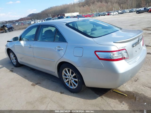 Photo 2 VIN: 4T1BB3EK8BU133319 - TOYOTA CAMRY HYBRID 