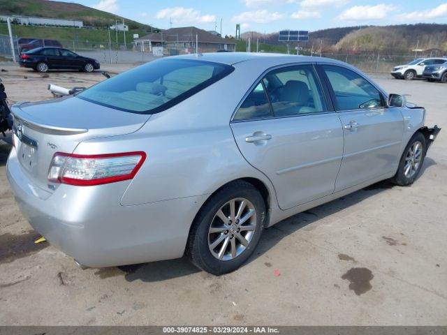 Photo 3 VIN: 4T1BB3EK8BU133319 - TOYOTA CAMRY HYBRID 