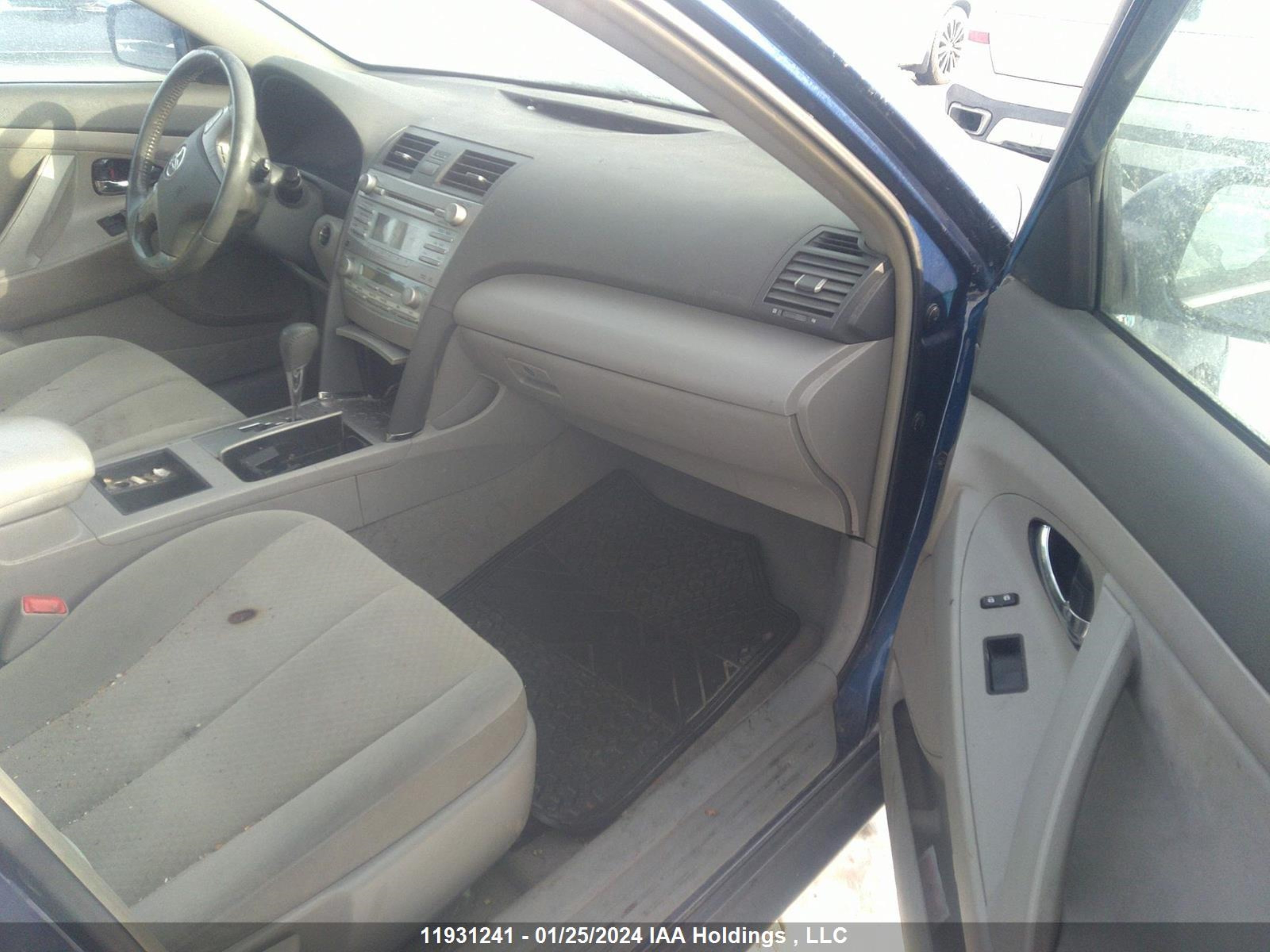 Photo 4 VIN: 4T1BB46K08U038878 - TOYOTA CAMRY 