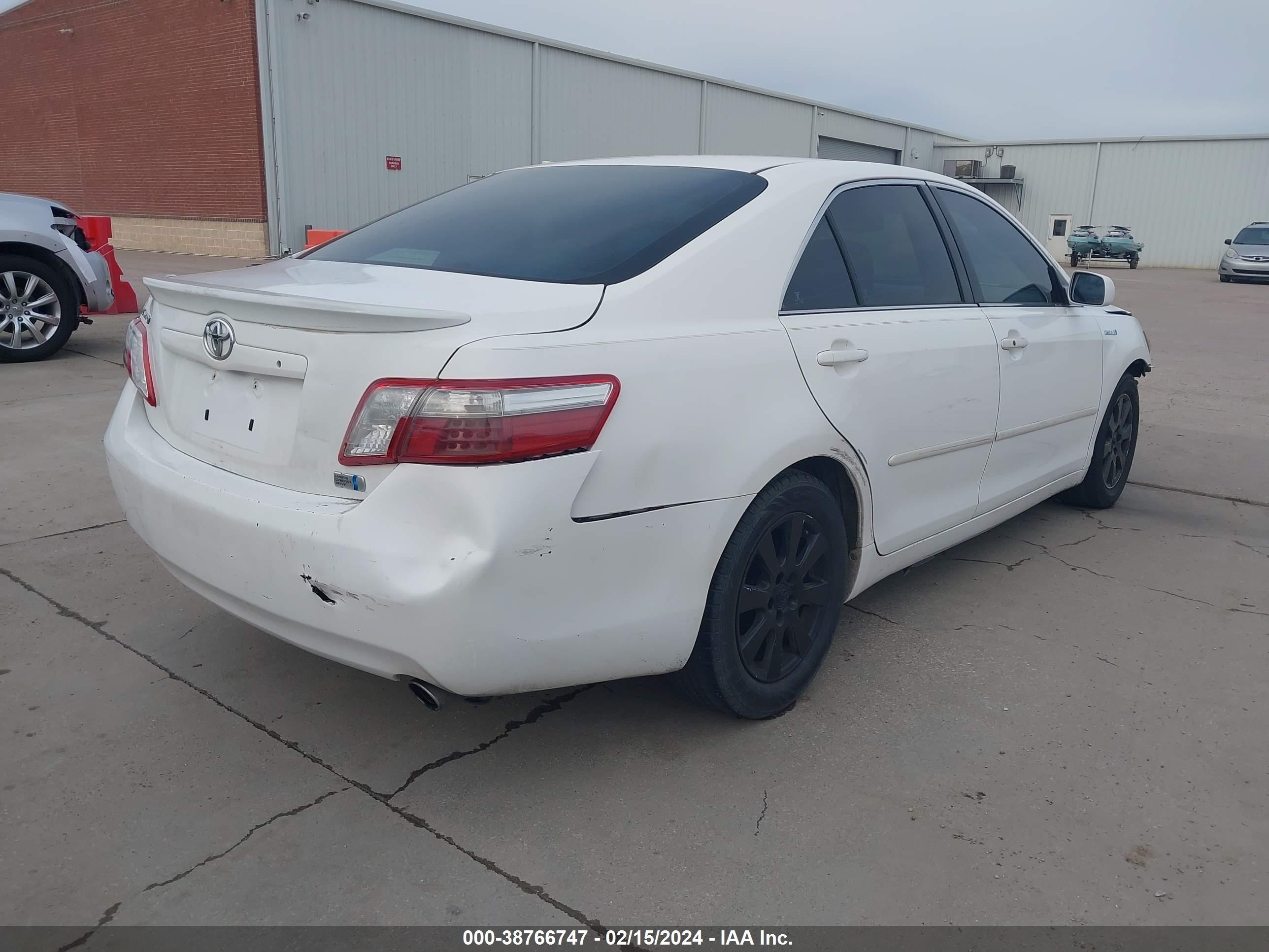 Photo 3 VIN: 4T1BB46K58U038097 - TOYOTA CAMRY 