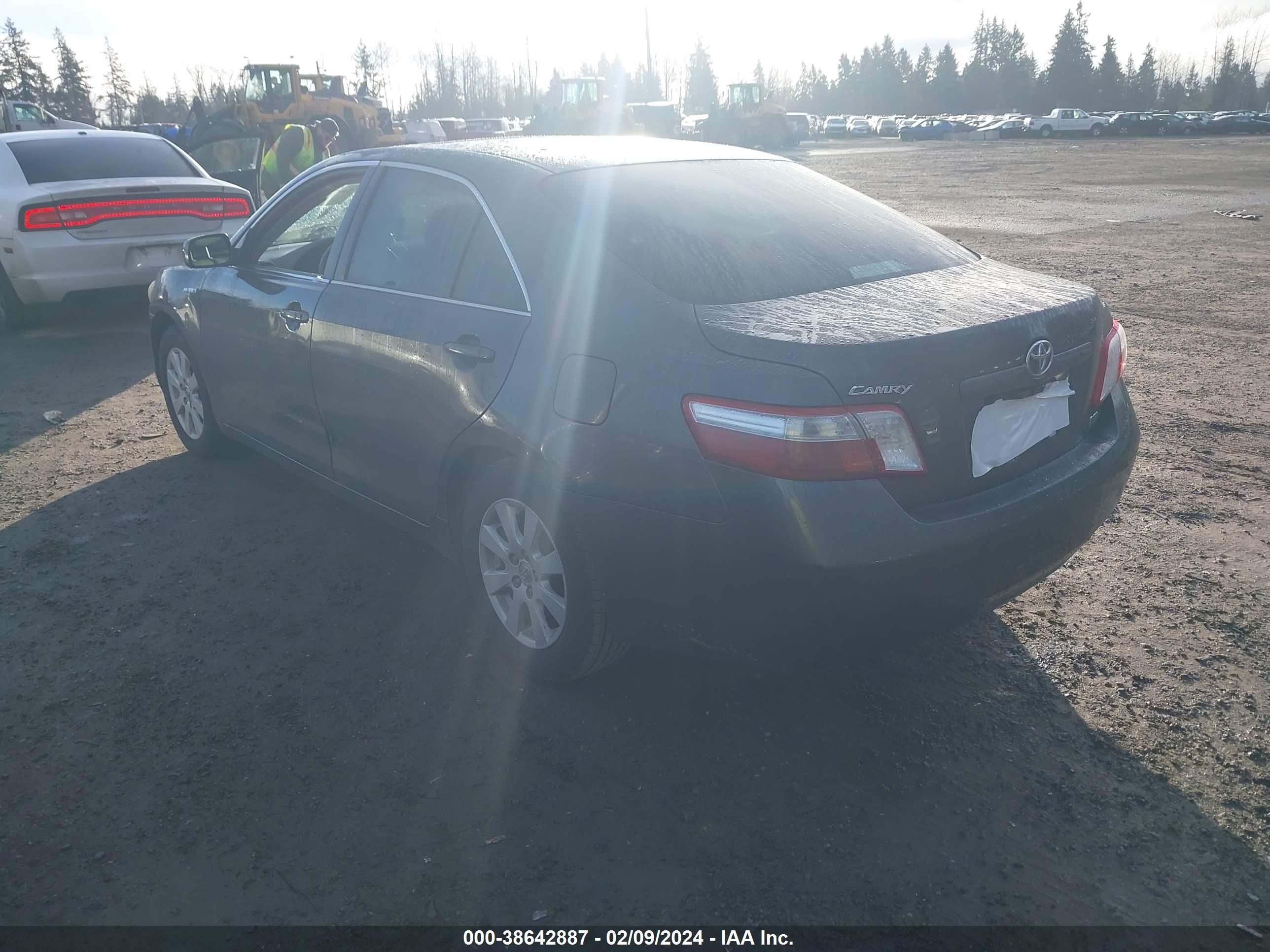 Photo 2 VIN: 4T1BB46K58U043462 - TOYOTA CAMRY 