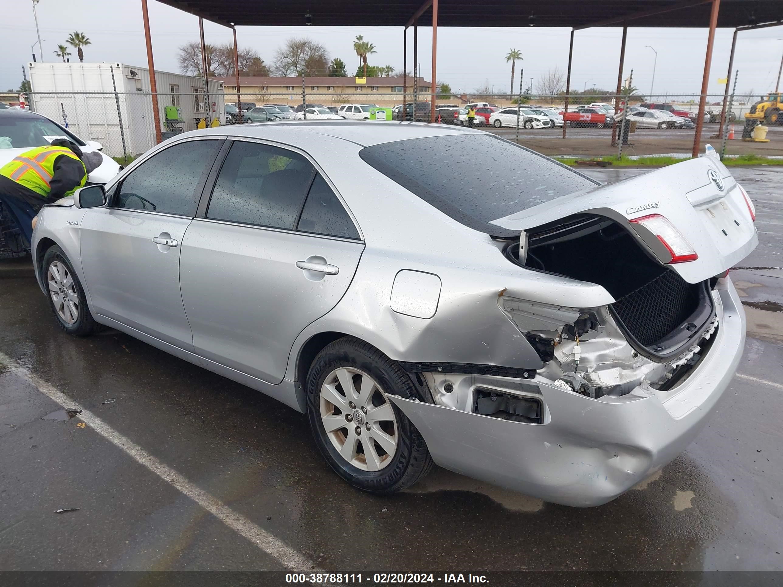 Photo 2 VIN: 4T1BB46K68U054101 - TOYOTA CAMRY 