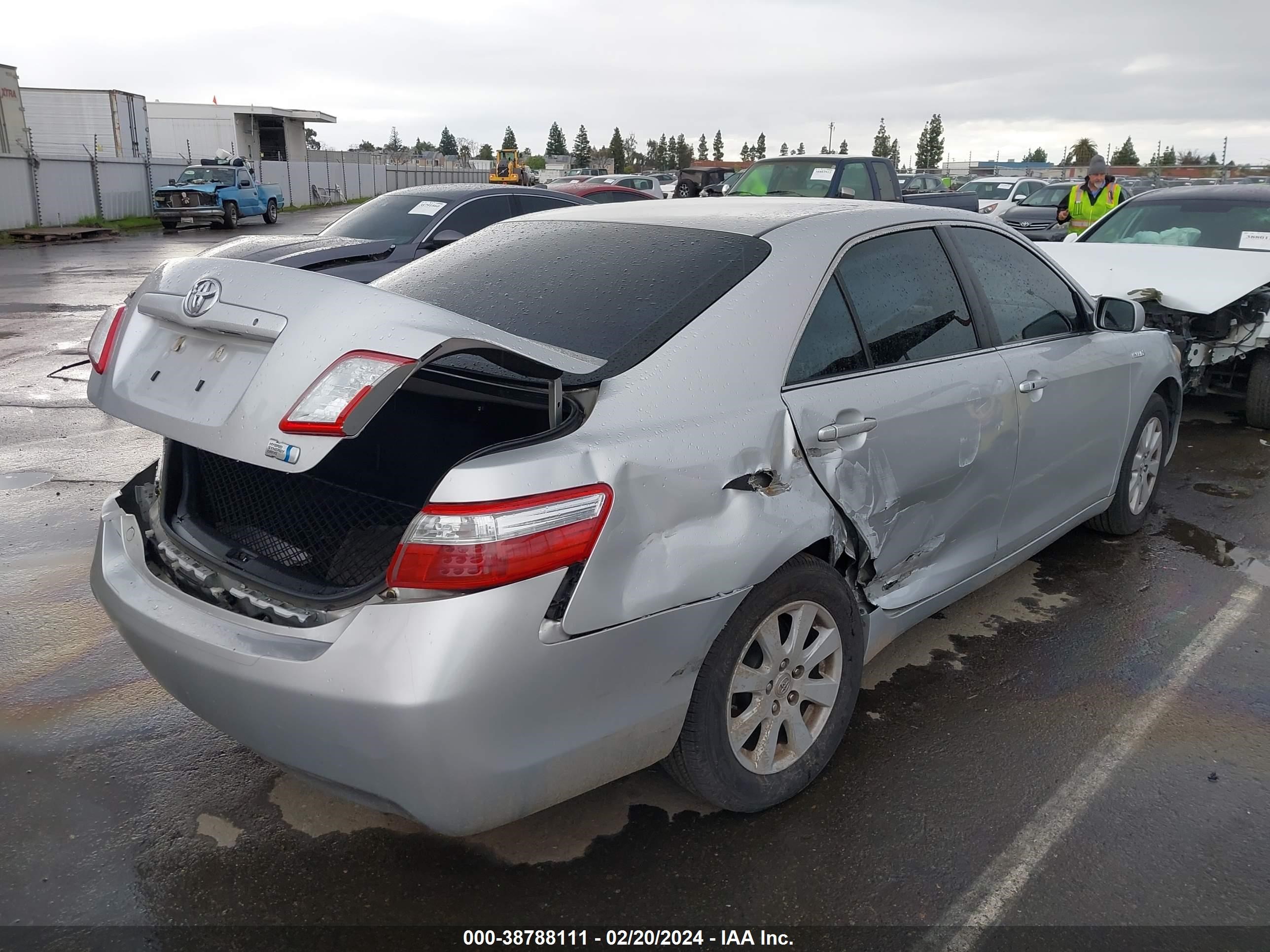 Photo 3 VIN: 4T1BB46K68U054101 - TOYOTA CAMRY 