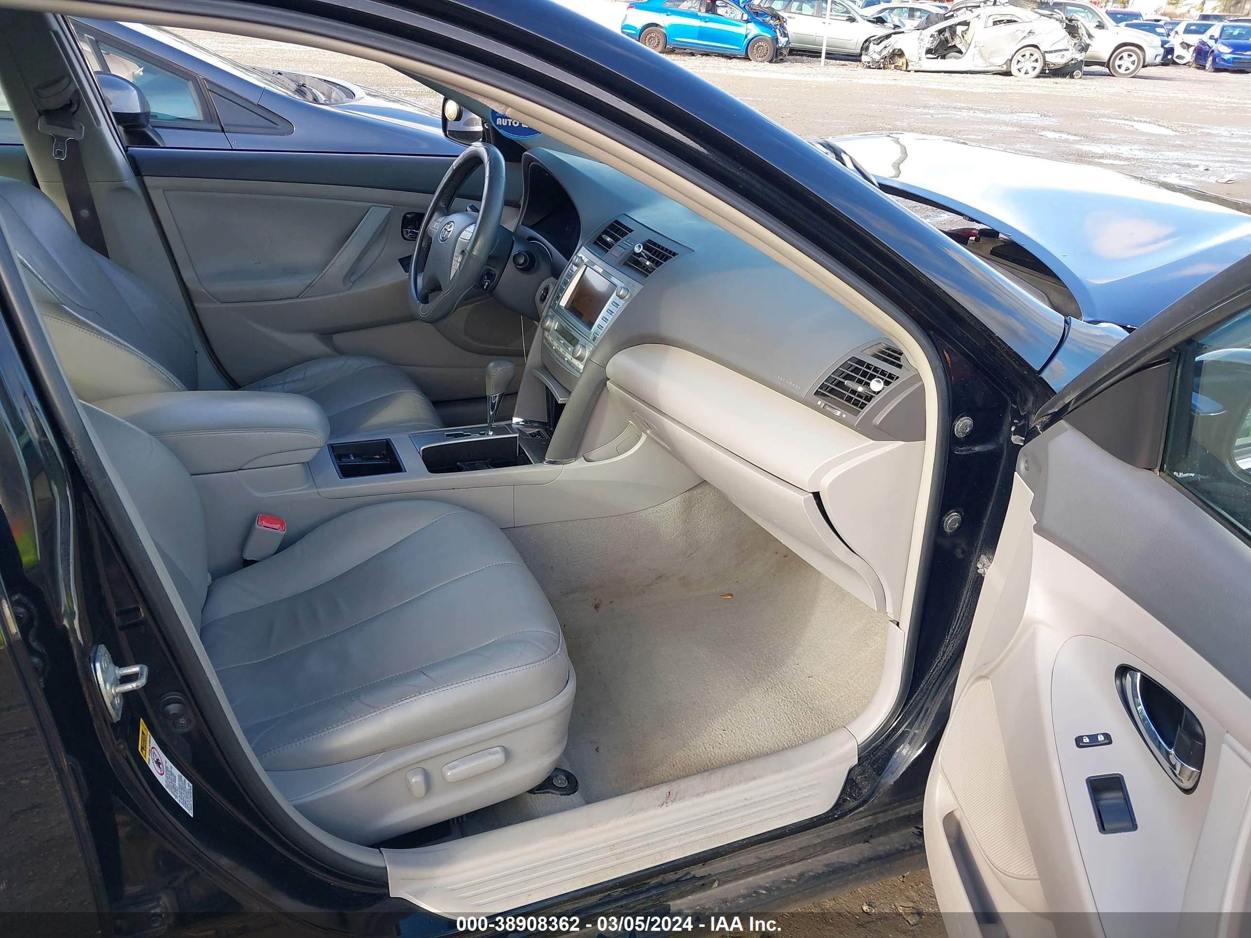 Photo 4 VIN: 4T1BB46K69U108899 - TOYOTA CAMRY 