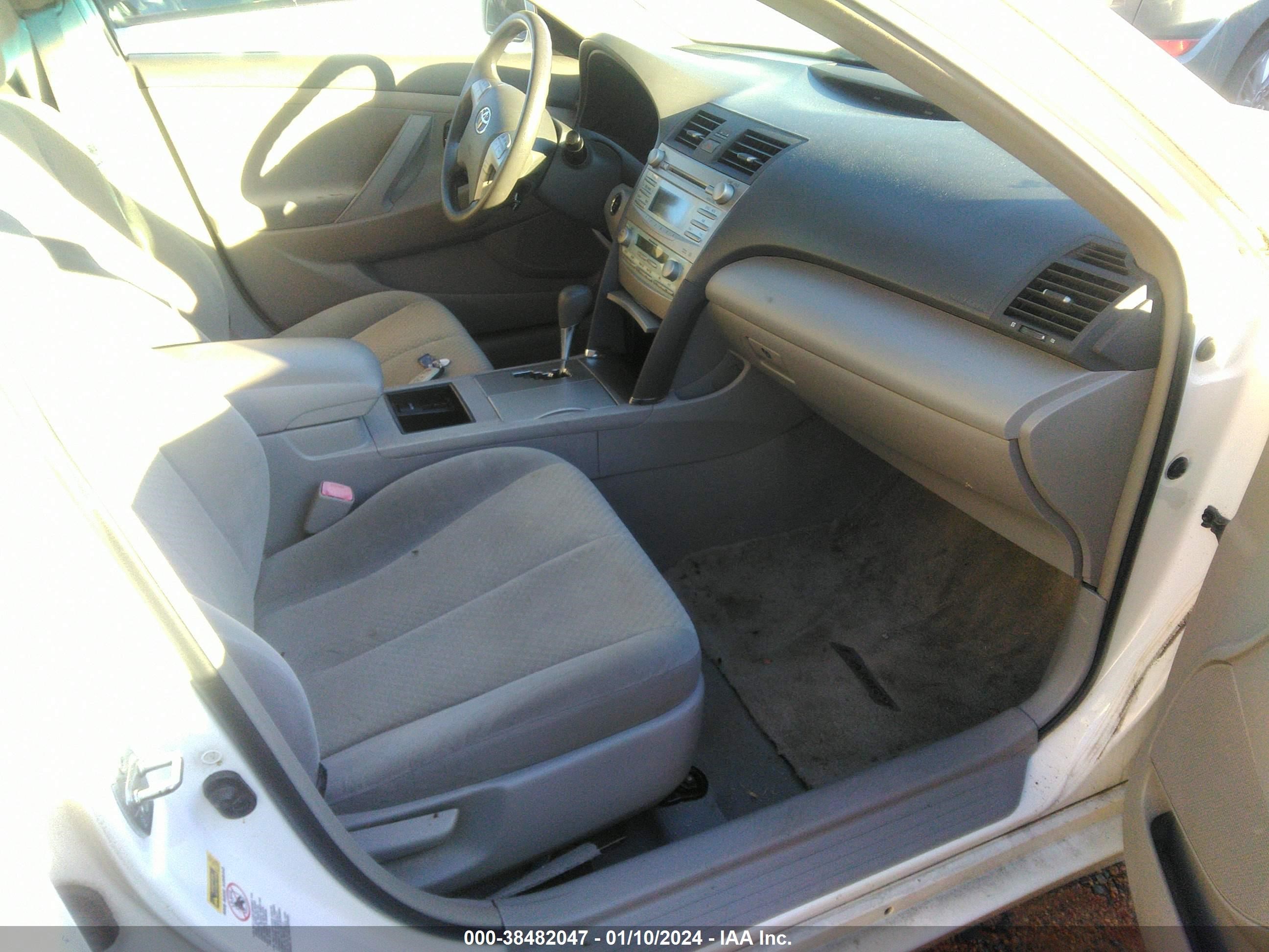 Photo 4 VIN: 4T1BB46K99U097414 - TOYOTA CAMRY 