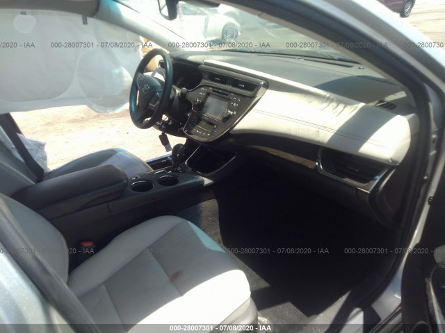 Photo 4 VIN: 4T1BD1EB1HU058700 - TOYOTA AVALON 