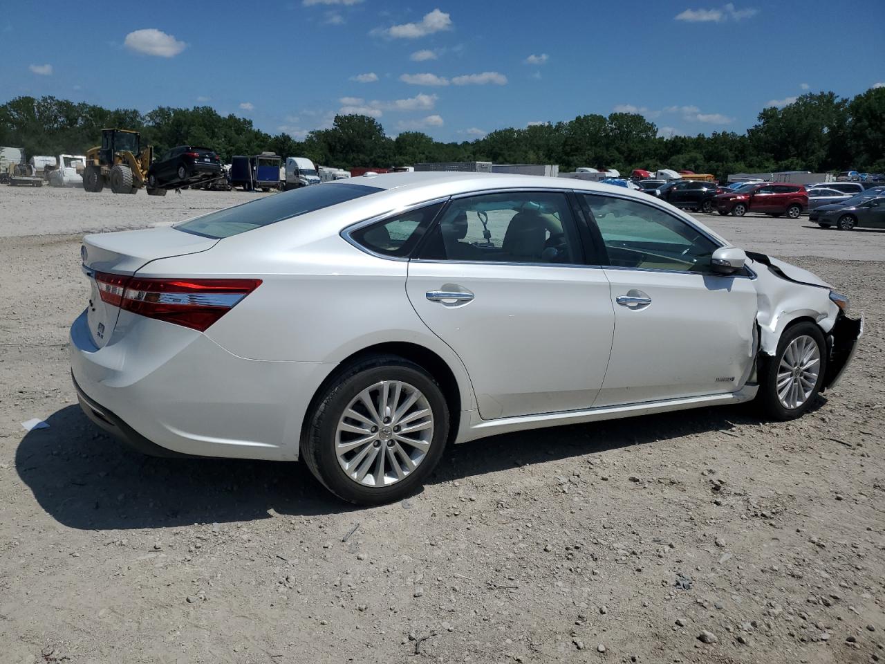 Photo 2 VIN: 4T1BD1EB2EU020761 - TOYOTA AVALON 