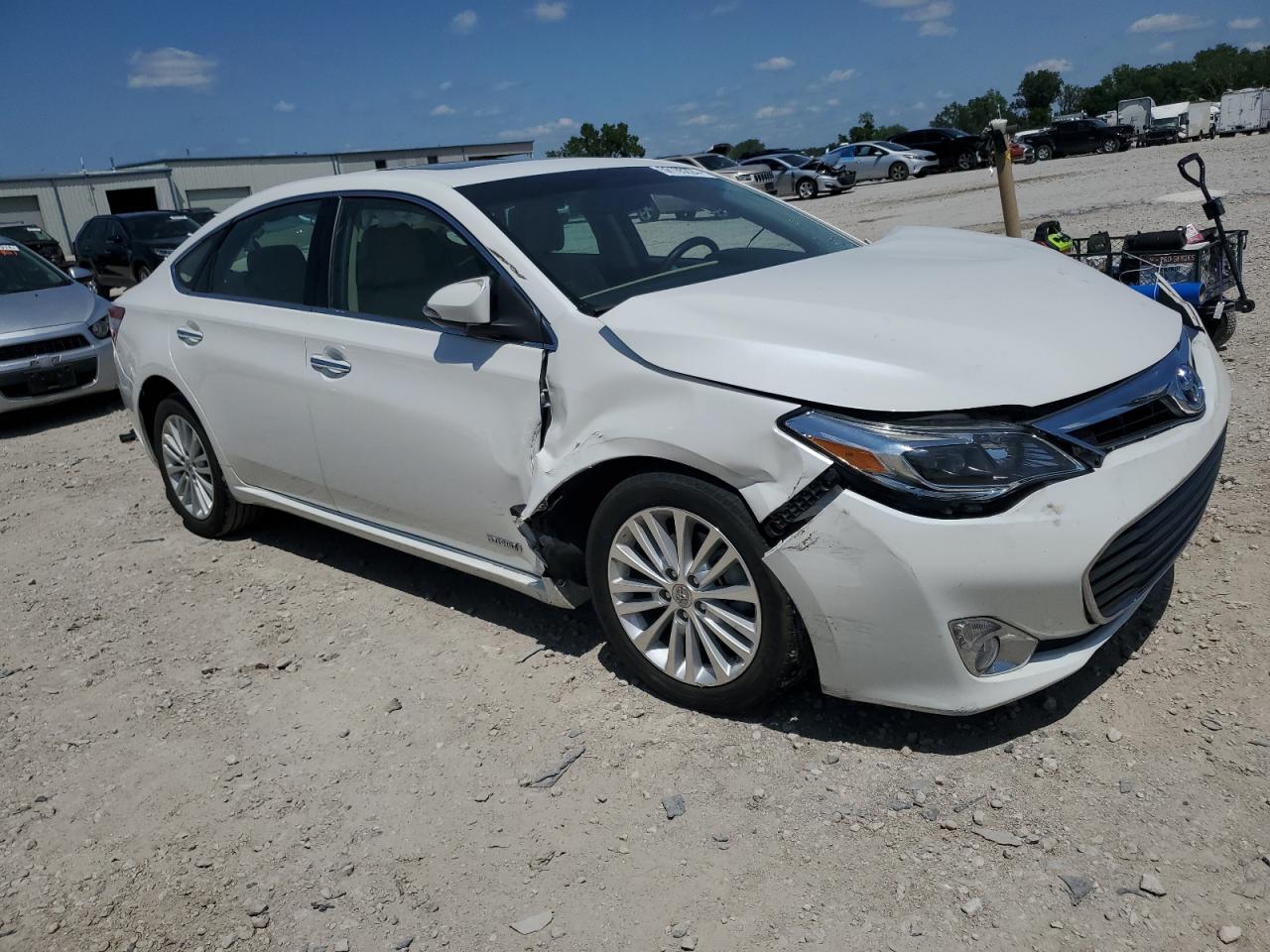 Photo 3 VIN: 4T1BD1EB2EU020761 - TOYOTA AVALON 