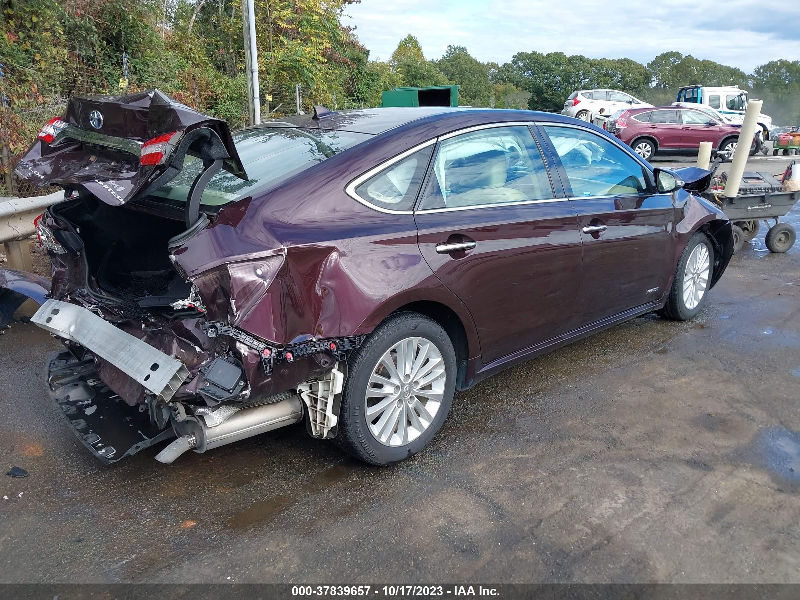 Photo 3 VIN: 4T1BD1EB2EU031386 - TOYOTA AVALON 