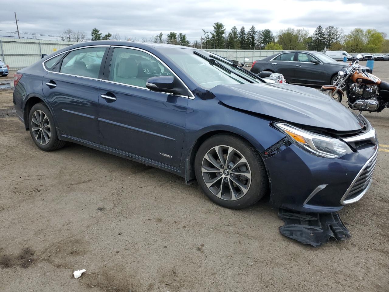 Photo 3 VIN: 4T1BD1EB2HU058382 - TOYOTA AVALON 