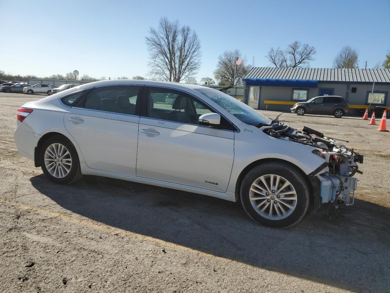 Photo 3 VIN: 4T1BD1EB5EU021497 - TOYOTA AVALON 